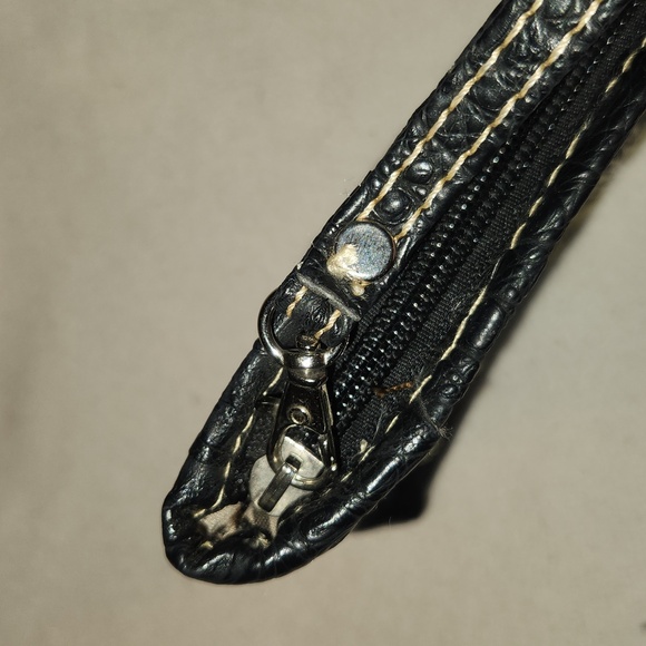 Elegant Black Embroidered Clutch - Picture 4 of 4